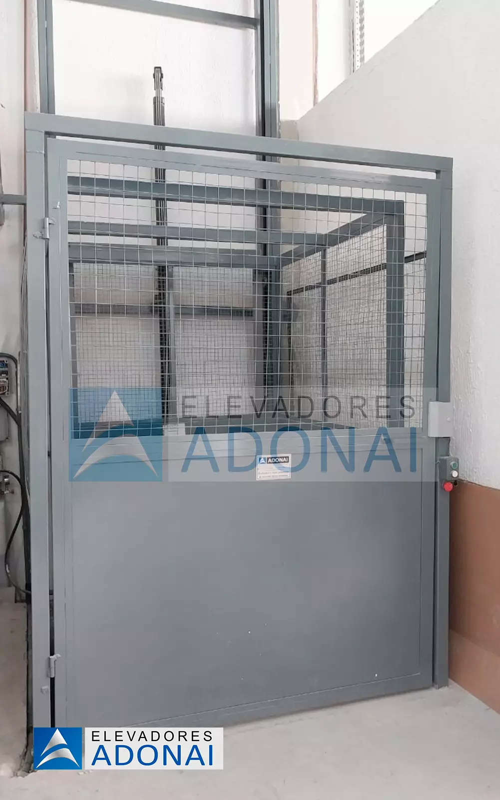 Adonai Elevadores Especialista Fabricante de Elevadores de Carga